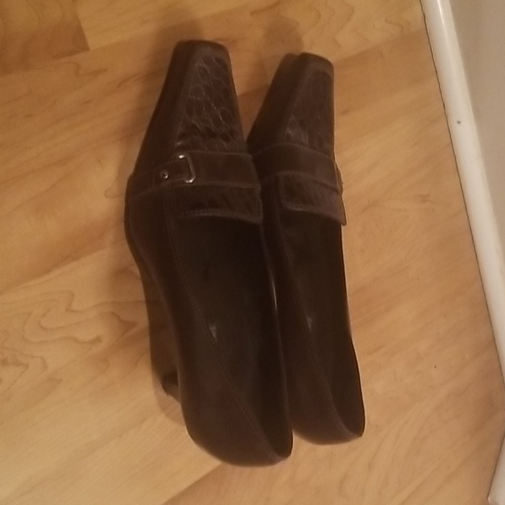 Jennifer Moores shoes